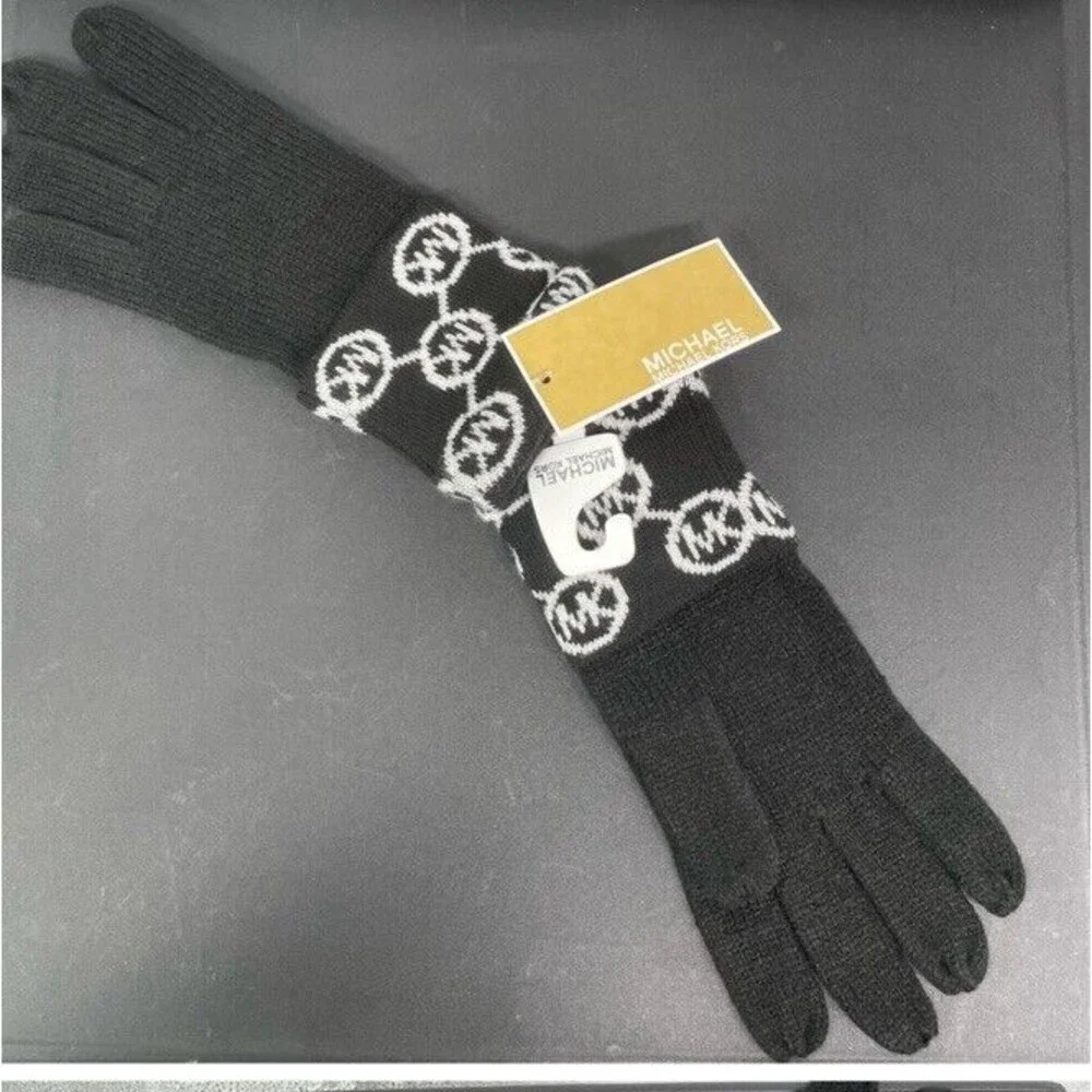 NEW Michael Kors Gloves & Scarf Circle All Over MK Logo Monogram Knit Tinsel